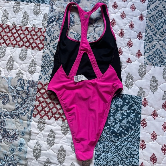 Malibu Swim Club One Piece - Picture 4 of 5